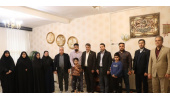 دیدار رئیس و معاونین سازمان جهاددانشگاهی استان  کرمانشاه با مادر شهیدان سیروس و سعید کریمی
