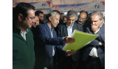 بازدید استاندار مرکزی از غرفه شعبه جهاددانشگاهی ساوه در «جشنواره ملی انار»